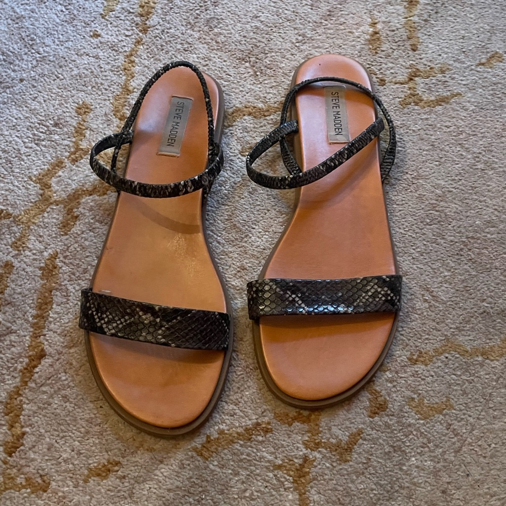 Steve Madden Ariaa Black Sandals